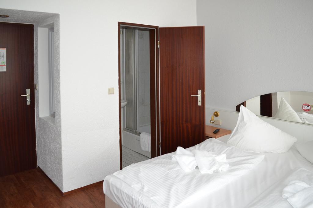 Hotel - Pension Haubach Berlin Exterior photo